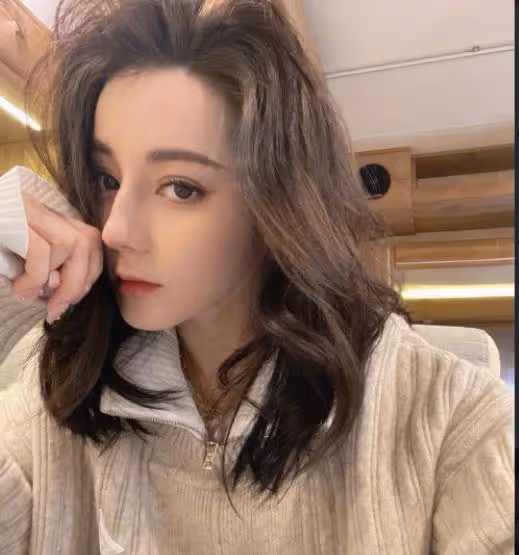 迪麗熱巴有多美?比楊冪還漂亮,2022年最美面孔排名第5