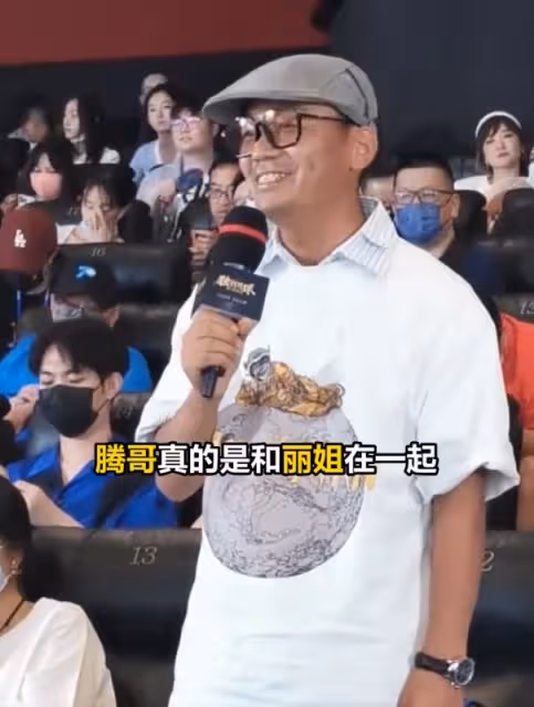 40歲王寶強深夜聚會被拍,喝酒品雪茄姿態愜意,吞雲吐霧姿勢熟練
