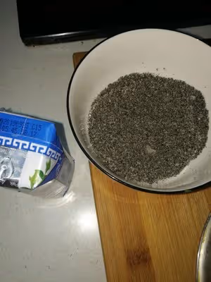 不用加豬油也能做出好吃的流沙黑芝麻餡包子