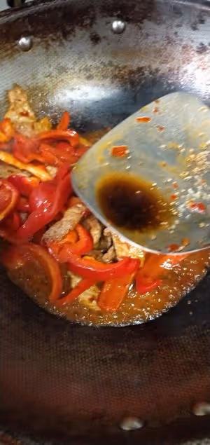 超簡單的甜椒炒肉