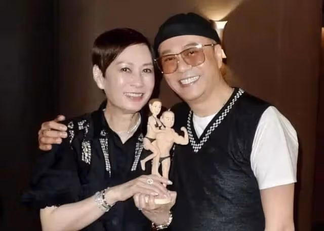 歐陽震華61歲大壽,與賭王孫女大秀恩愛,結婚26年零緋聞一生無子