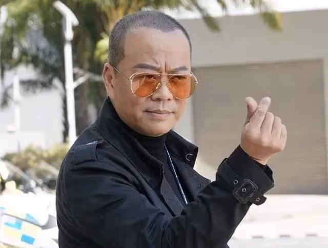 歐陽震華61歲大壽,與賭王孫女大秀恩愛,結婚26年零緋聞一生無子