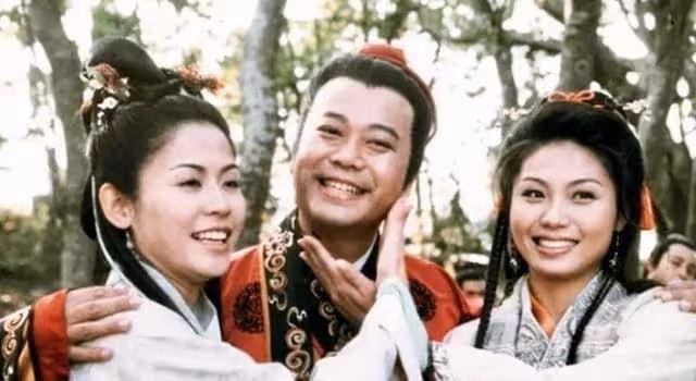 歐陽震華61歲大壽,與賭王孫女大秀恩愛,結婚26年零緋聞一生無子