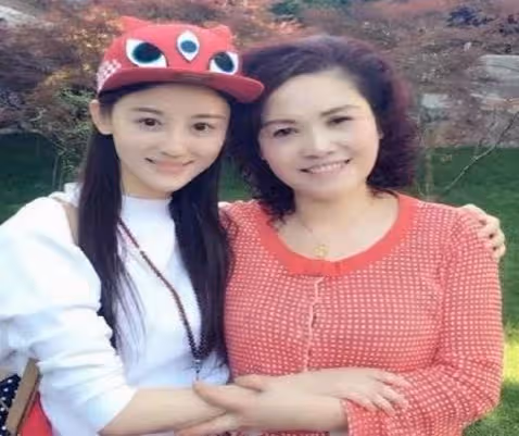 26年沒為自己活過!女星熬命拍戲「一人養全家」終癌逝 她走後父母還吸血「利用熱度炒作」助兒進娛樂圈