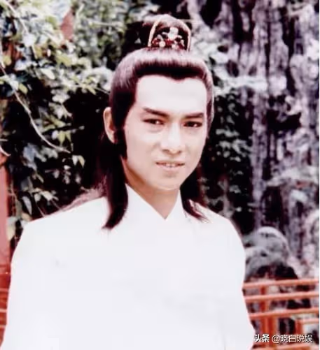 武打巨星因為減肥猝逝家中!「一個月狂瘦30公斤」坐在沙發上宛若睡著 離去9天無人知曉
