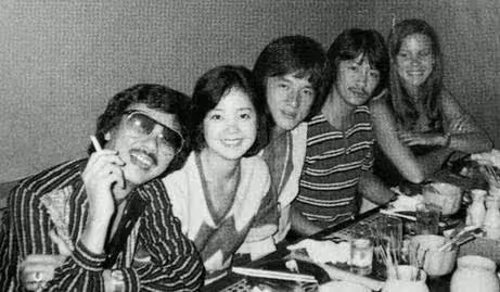 3個男人扶她上位!「她由舞女變影后」擠走鄧麗君 隱忍40年「收服成龍防範20年的心」:所有財產都給她