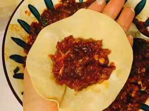 好吃不胖！一口酥脆還爆汁的雞胸肉小餡餅
