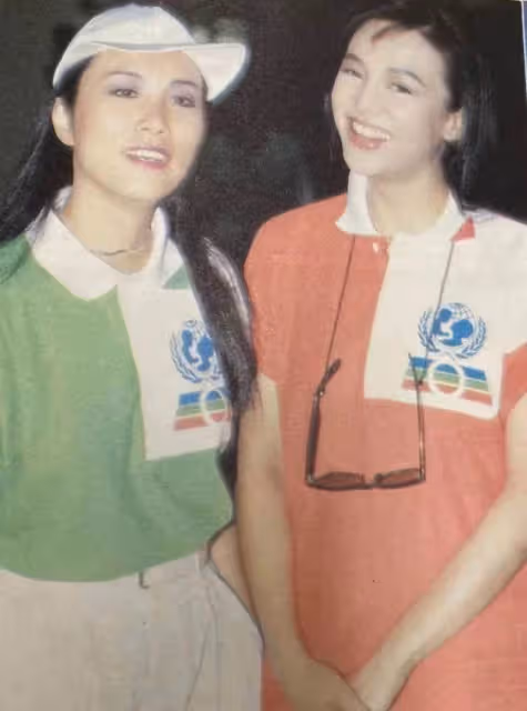 鄭裕玲香港的豪宅曝光,如今65歲凍齡如30歲「堅持單身不婚」家裡有無敵海景陽臺,一個人精緻又舒適:餘生過想要的生活