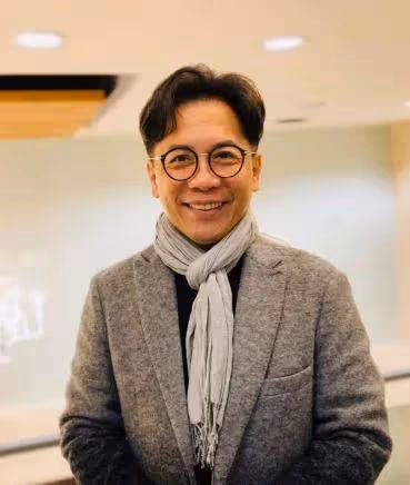 許傑輝「跑回餐廳端盤子」被嘲笑「沒出息」譏「大明星變得好落魄」他把挫折當動力,感歎:我不是最耀眼的,但卻是最努力的