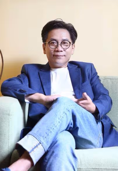 許傑輝「跑回餐廳端盤子」被嘲笑「沒出息」譏「大明星變得好落魄」他把挫折當動力，感歎：我不是最耀眼的，但卻是最努力的