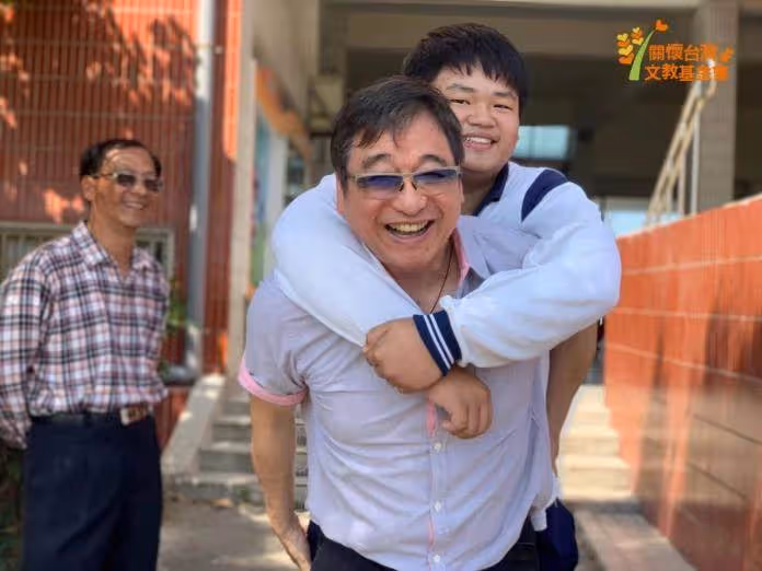 李濤、李艷秋夫妻退休後「上山簡單生活」種田養雞樣樣來,崇尚「山野裡才是心所嚮往的樂園」:真實、自在就是我們現在的樣子!