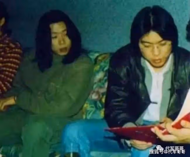 她錯愛高曉松和汪峰 21年前一身紅衣結束了生命