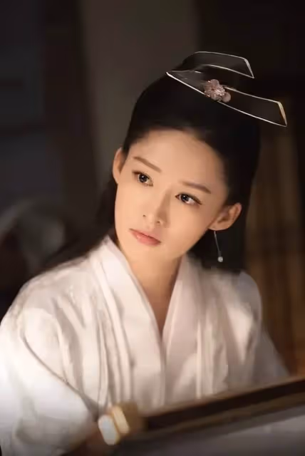 又一屆金鷹女神評選,楊紫呼聲高,譚松韻變黑馬,究竟花落誰家?