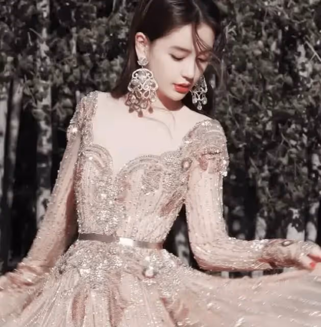 又一屆金鷹女神評選,楊紫呼聲高,譚松韻變黑馬,究竟花落誰家?