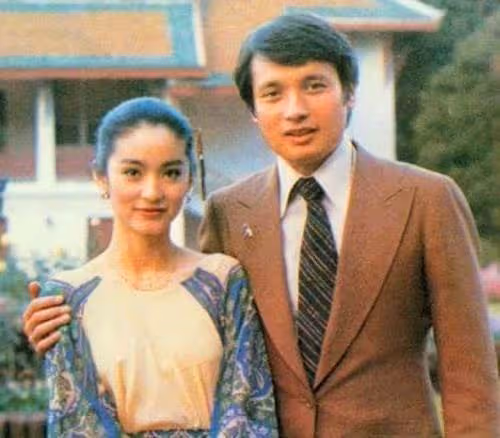 秦祥林：與蕭芳芳失婚，和林青霞分手，最後娶平凡女子共度一生：終於在對的時間遇見對的人