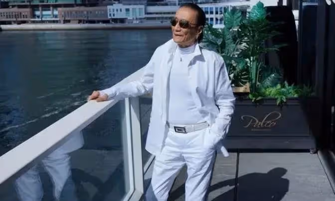 85歲謝賢獲金像獎最佳男主角，曾與小49歲的Coco高調相戀，分手付給她兩千萬分手費