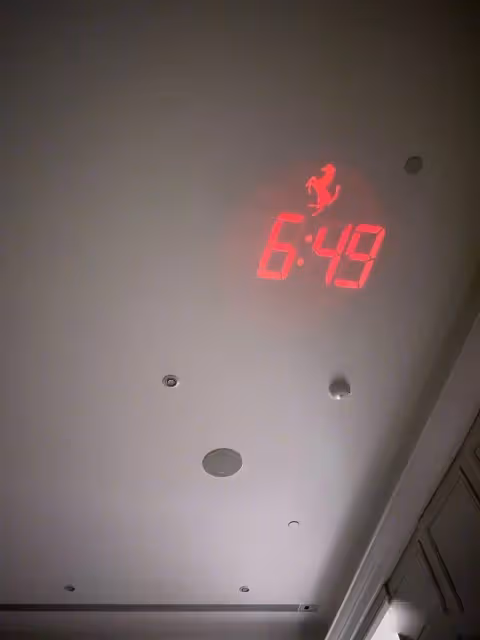 林志穎豪宅內景曝光！客廳擺法拉利做裝飾，冰箱佔據整面牆，豪華衣帽間搶鏡：真正的人生贏家