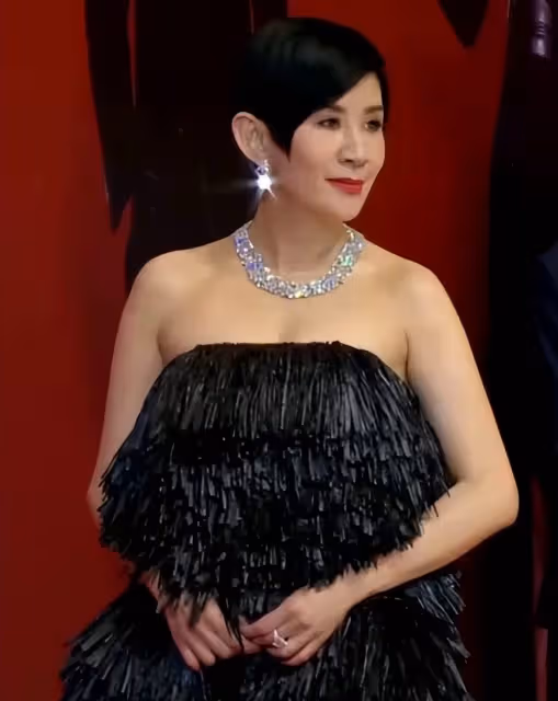 金像獎紅毯來了!吳君如珠光寶氣,周秀娜秀性感,陳慧琳艷壓全場
