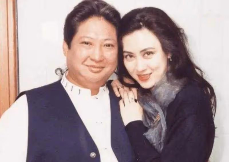 洪金寶現任妻子真是優雅,高麗虹近照曝光,穿蕾絲禮服裙真有港姐氣質,57歲依舊高貴,真讓人羨慕