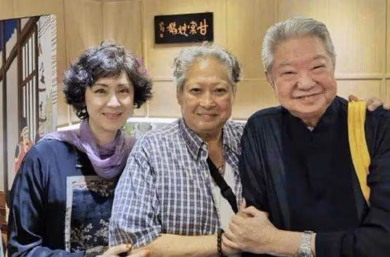 洪金寶現任妻子真是優雅,高麗虹近照曝光,穿蕾絲禮服裙真有港姐氣質,57歲依舊高貴,真讓人羨慕