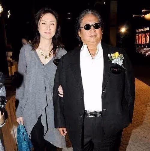 洪金寶現任妻子真是優雅,高麗虹近照曝光,穿蕾絲禮服裙真有港姐氣質,57歲依舊高貴,真讓人羨慕