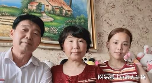 杜新枝直播支持熊磊,開播十分鐘被投訴中斷,網友:同夥害怕亂說