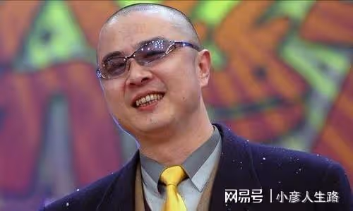 唐僧徐少華:疑沉迷商演?街頭獻唱引圍觀,身材發福場地簡陋