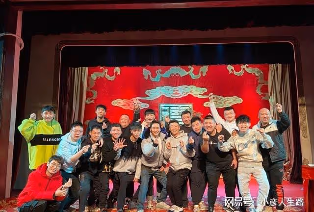德雲社更新節目單，孟鶴堂、何九華繼續上班，小劇場門票「秒罄」