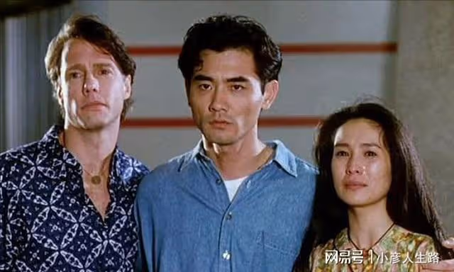 家庭呈現的表達方式,涉及到哪些結構敘事,進而烘托傳統文化氛圍