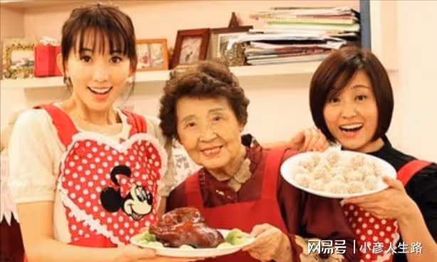 45歲海裕芬官宣懷孕,曬B超照自嘲是老蚌,孩子老爸身份成迷