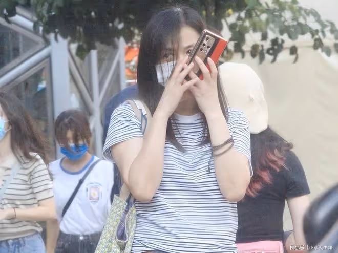 張庭林瑞陽返回台灣,52歲張庭愁眉不展模樣變化大,頭頂滿是白髮