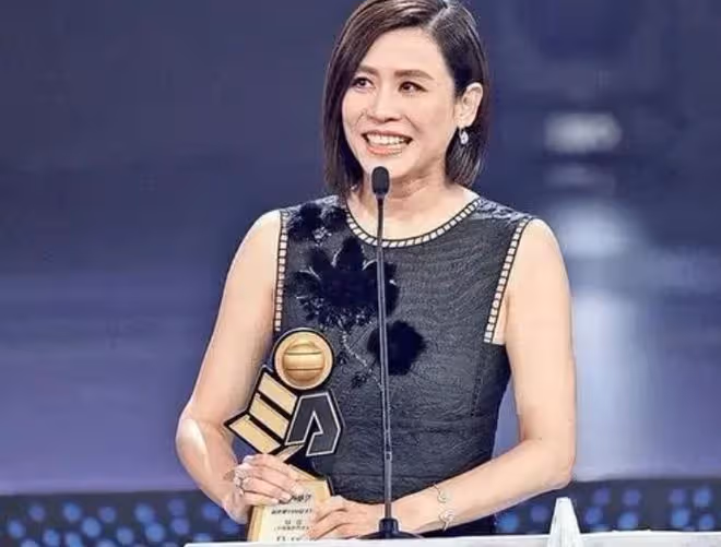 52歲宣萱仍未結婚,原因與鄧萃雯雷同! 無兒無女不後悔