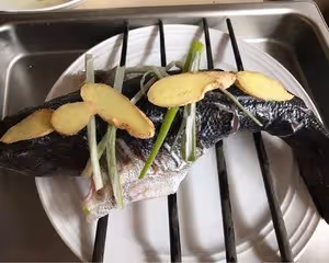 蒸魚的若干細節 （筍殼魚）Tips and Tricks for Steamed Whole Fish