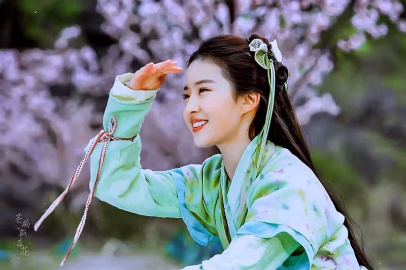 劉亦菲10個古裝角色!《夢華錄》嬌艷優雅《神鵰俠侶》仙氣爆棚,《仙劍奇俠傳》最經典