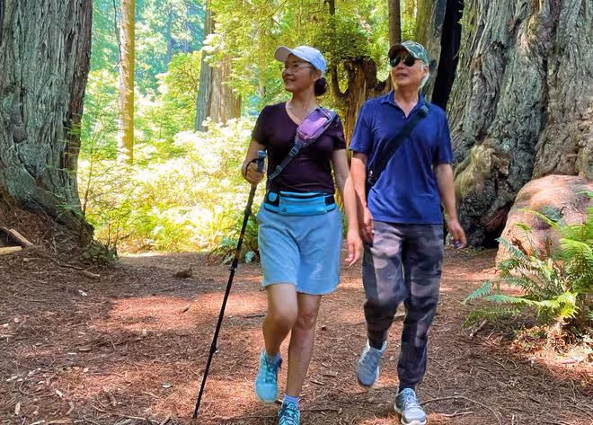 姜黎黎夫婦定居國外,開房車到處遊山玩水,住獨棟別墅生活愜意