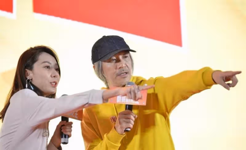 究竟是哪部電影讓星爺一夜白頭,莫文蔚扮丑參演,上映後斬獲4000多萬票房