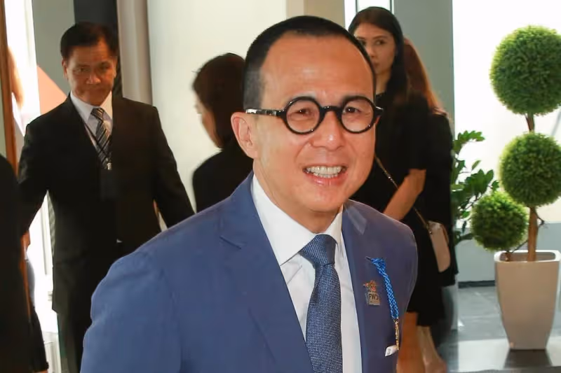 遭600公斤螢幕砸頭!Mirror演唱會出事,舞者李啟言昏迷「恐頸部以下永久癱 瘓」年僅27歲,觀眾驚呼尖叫