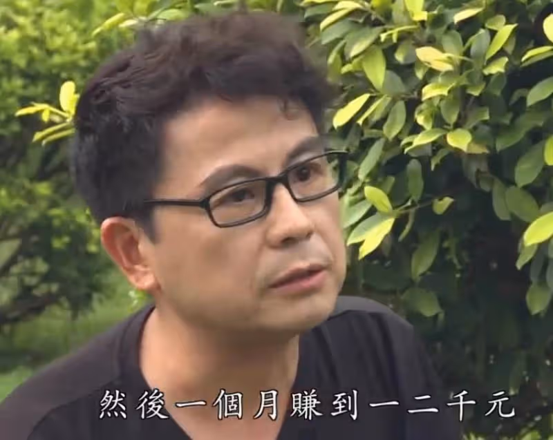「身軀雖小，卻父愛如山」離開周星馳後星途黯淡、兒子重病，如今又遭遇欠薪，黃一山實慘