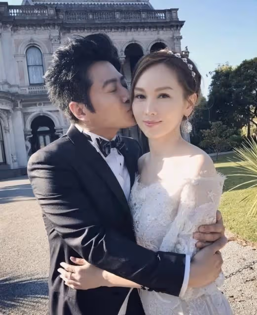 知名港星曬照慶祝結婚5周年!家中豪宅帶私人電梯,丈夫曾遭雪藏