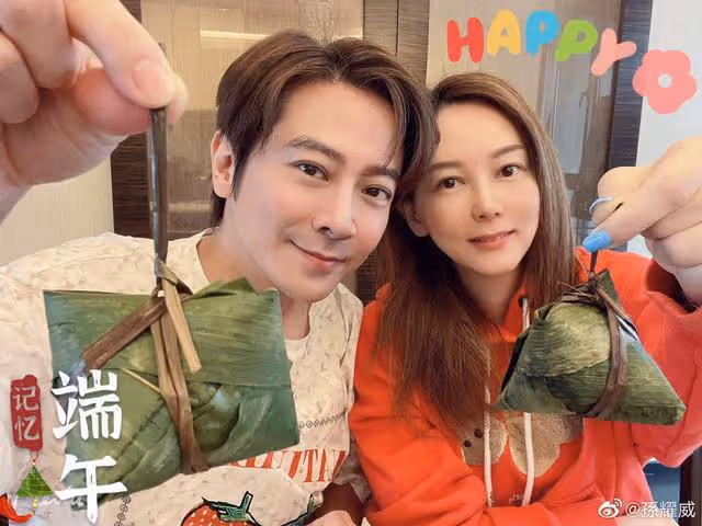 知名港星曬照慶祝結婚5周年!家中豪宅帶私人電梯,丈夫曾遭雪藏
