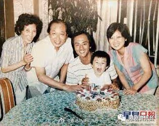 新晉視帝代言月餅吸金力強!望三代同堂去旅行