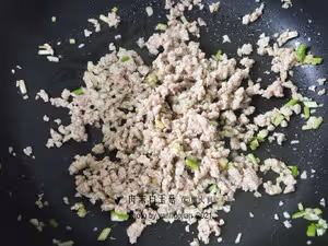 比大魚大肉更受歡迎！嫩滑鮮美的肉末白玉菇