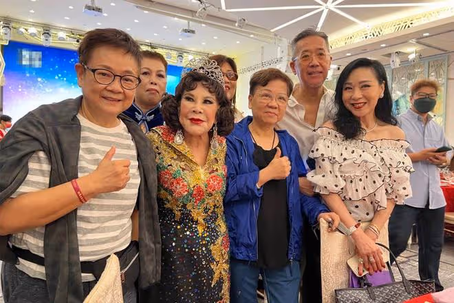 88歲女星移民國外,一身珠光寶氣辦餞別宴,獲潘志文魏秋樺等歡送