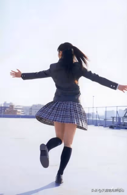 溢出螢幕的性感｜渡邊麻友