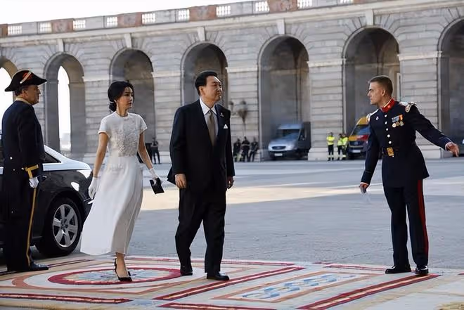 韓最美第一夫人金建希20年前舊照曝光引熱議！好青澀，現在更精緻