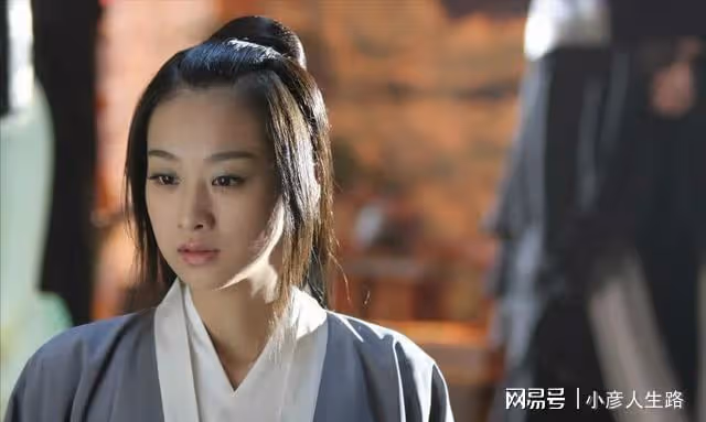 放棄高薪主動退圈,38歲穆婷婷被偶遇,臉部胖一圈仍顏值在線