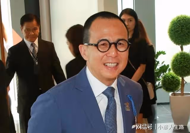 Mirror演唱會出現重大事故！600公斤巨屏砸中舞者，李澤楷將擔責