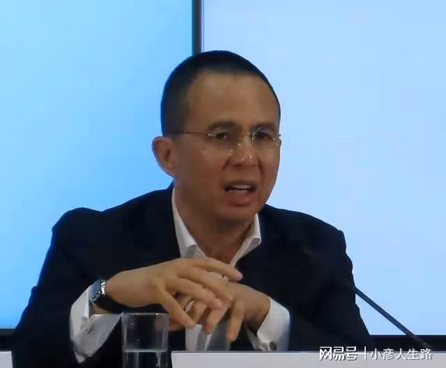 Mirror演唱會出現重大事故!600公斤巨屏砸中舞者,李澤楷將擔責