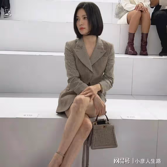 杜淳陪妻女玩泡泡好歡樂,王燦剪短髮被質疑模仿宋慧喬發聲否認