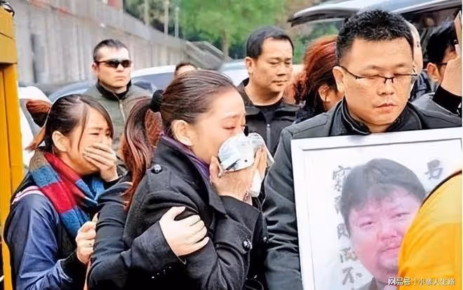 黃渤將他帶紅，身價暴漲連喝5天酒猝死，嬌妻改嫁老外生活幸福